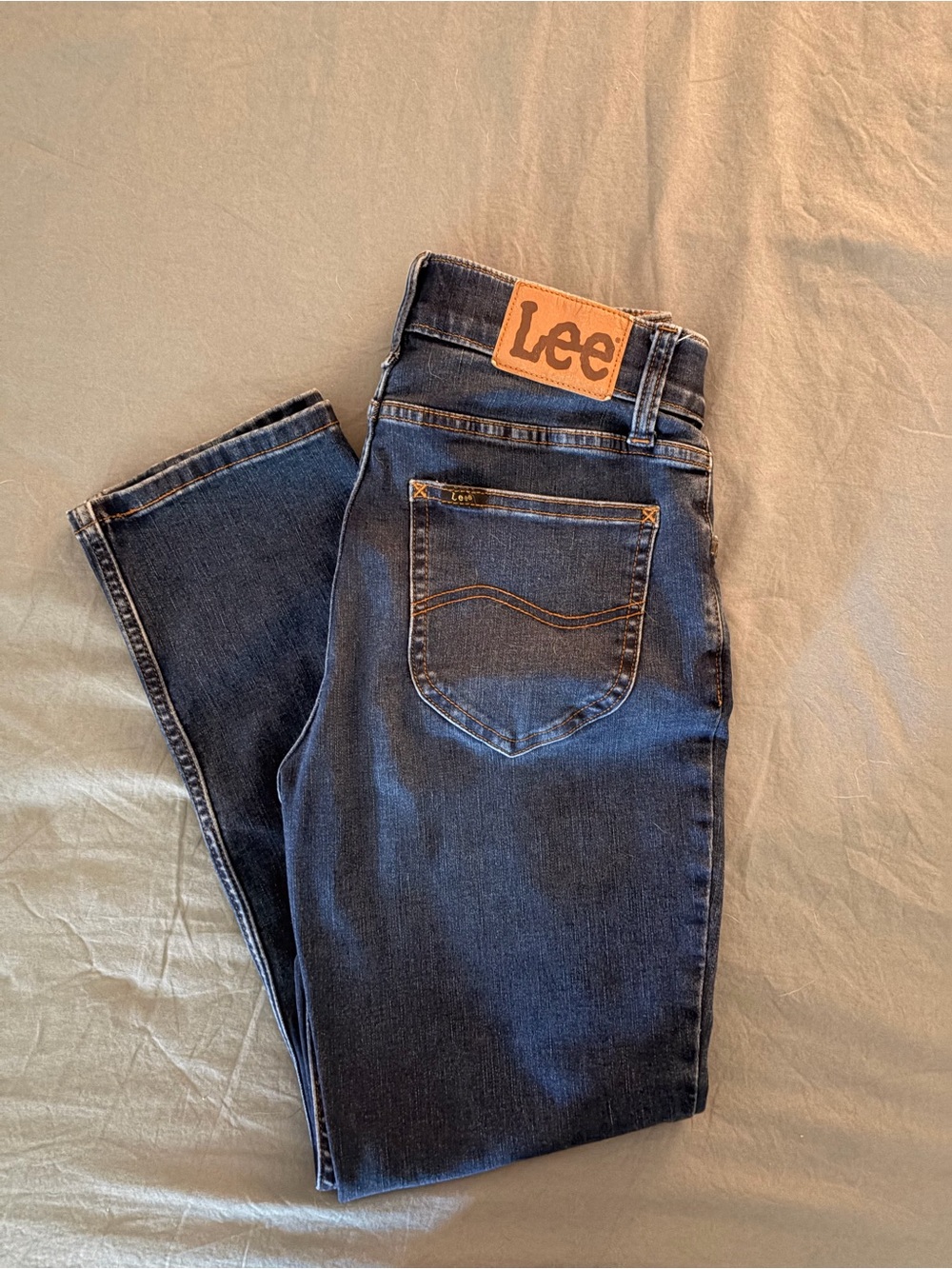 6 Short Lee Women's Instantly Slims Classic Relaxed Monroe Straight Leg Jean